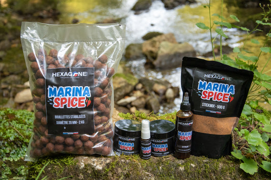 Pack découverte Marina Spice : bouillettes en sachet transparent, sachet noir et flacons