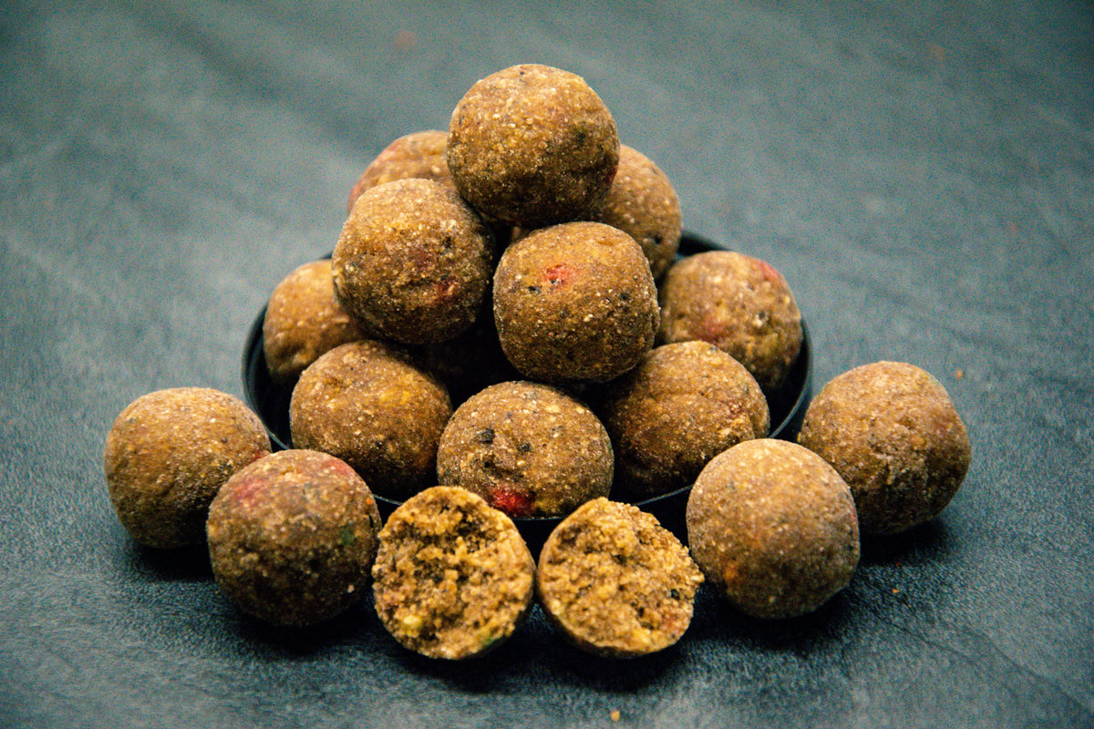 Bouillette soluble Creamy Fruits : boules d’appât brun doré, aspect granuleux