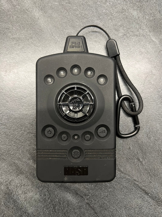 Centrale Nash R4 noire avec cadran central, boutons et câble de connexion