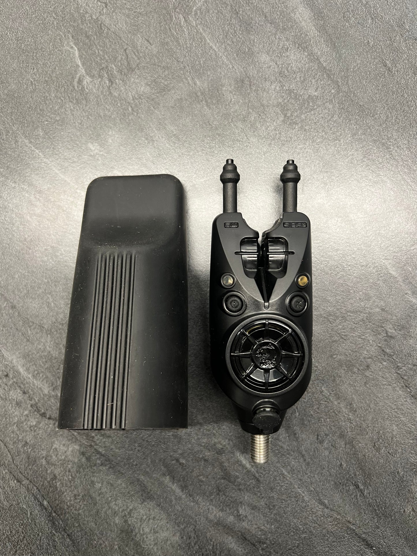 Alarme Nash R4 noire à deux antennes et molette de réglage