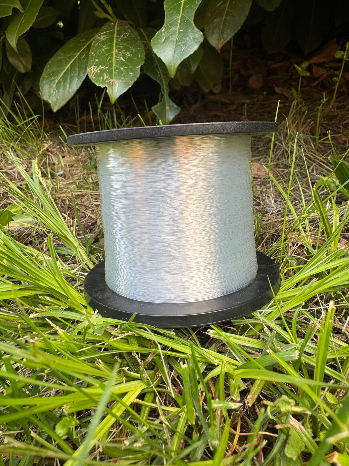 Bobine de fil de nylon ROCKET avec bobine claire et fil gris clair enroulé