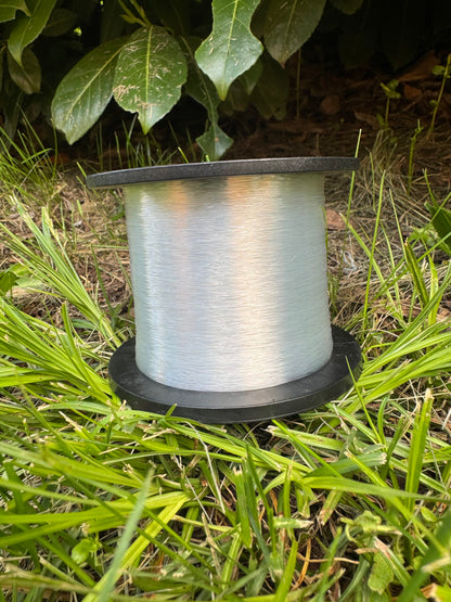 Bobine de fil de nylon ROCKET avec bobine claire et fil gris clair enroulé