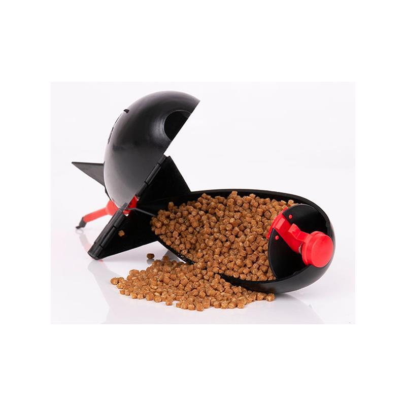 Spomb mini noir avec godet rouge et billes d’appât autour